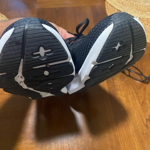 Under Armour shoes - Picture 2 of 9